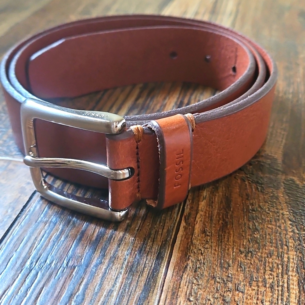 NWT Fossil Brown Leather Belt for‎ Men. Size 42